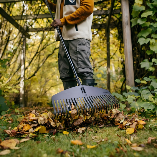 Lapu grābeklis Fiskars Solid