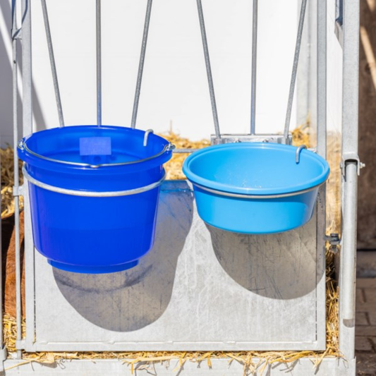 Plastmasas spainis ar metāla rokturi 12 L, zils